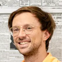 02_Smiling-young-employee-with-eyeglasses-SPM-200x200