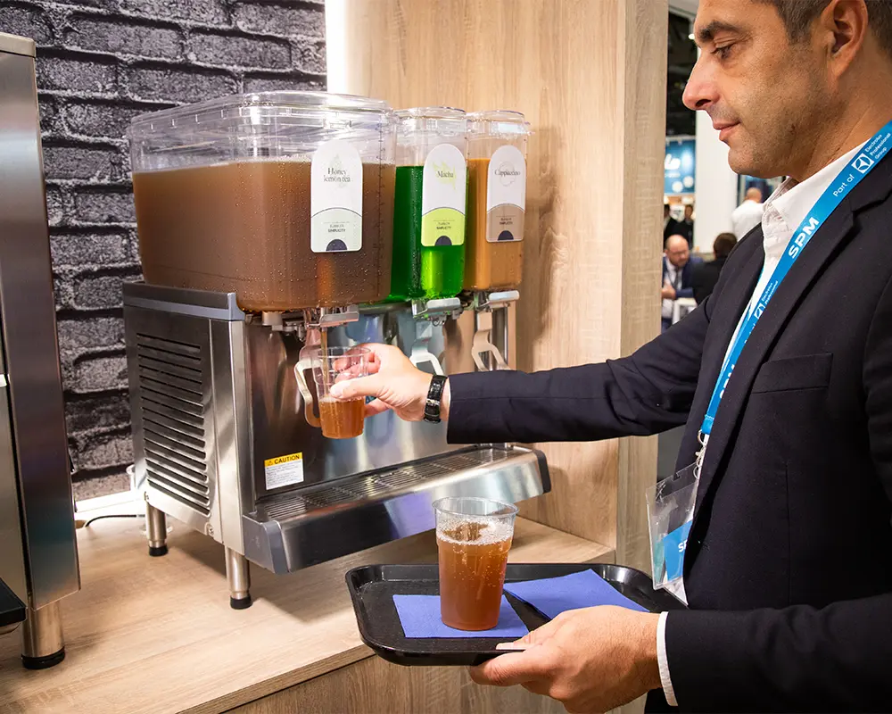 Iced-lemon-tea-dispensing-SPM-1000x800