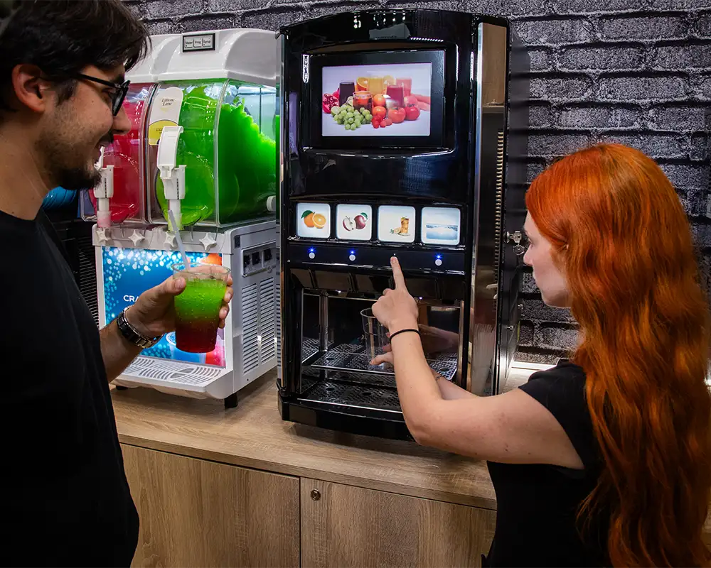 dispensing-fresh-cola-drink-from-a-4Juice-SPM-1000x800